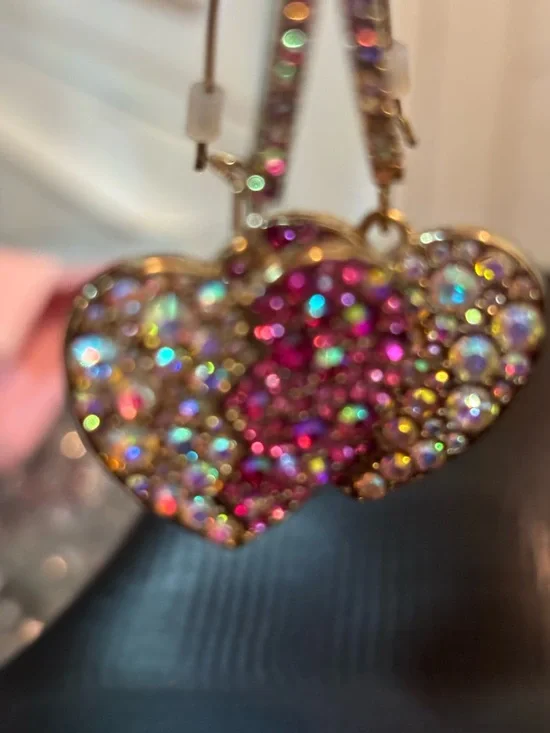✨Betsey Johnson Iridescent & Pink Crystal Heart Drop Earrings✨ - Picture 5 of 14